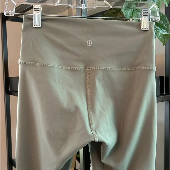 Lululemon Align Wunder 25” Sage Green Size 6 - Picture 3 of 4